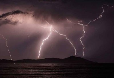 36 ألف صاعقة تضرب ولاية هندية بساعات