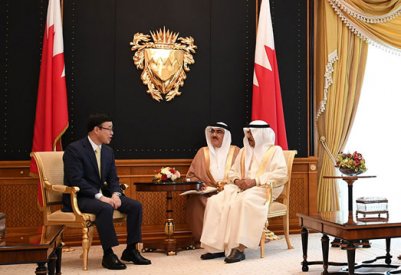 سمو رئيس الوزراء يستقبل السفير الياباني الجديد