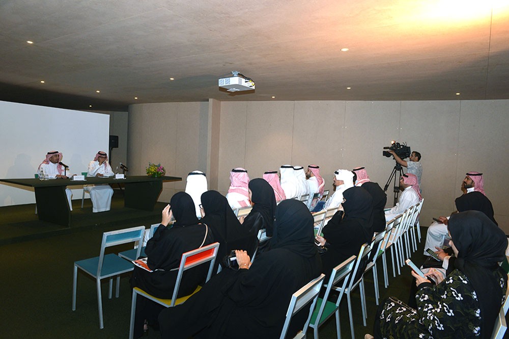 البرنامج الثّقافيّ السّعوديّ يجتذب الجمهور إلى أحداثه الثّقافيّة ويحيي أجواء معرض الكتاب