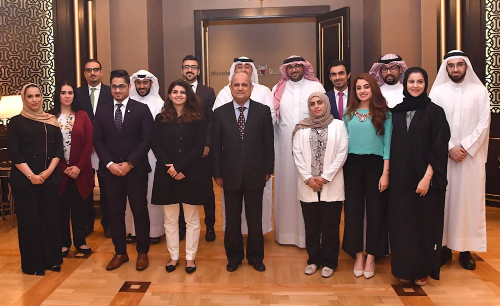 الرئيس التنفيذي لتمكين يلتقي بمنتسبي برنامج النائب الأول لتنمية الكوادر الوطنية	