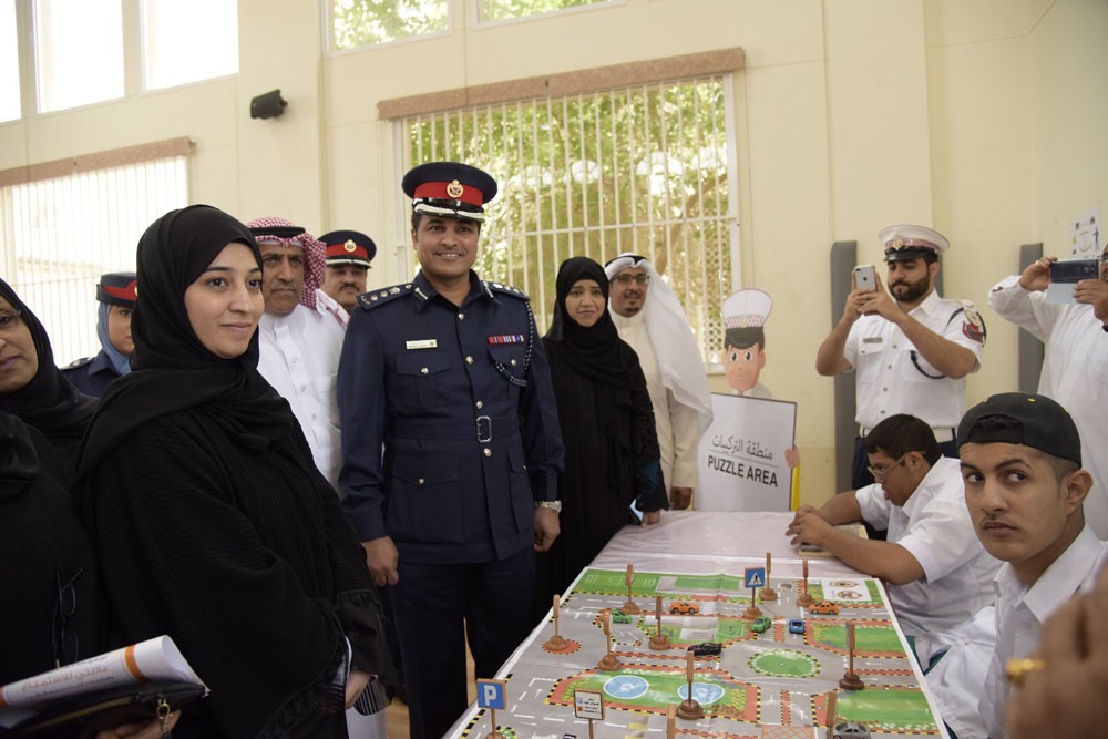 "المرور" تدعو المجتمع لتجنب الوقوف في المواقف الخاص بذوي الإعاقة