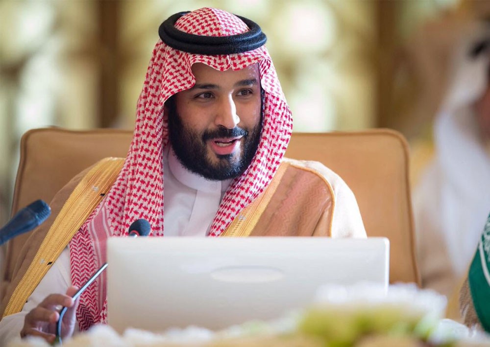 ولي العهد السعودي يحذر من "مثلث الشر"