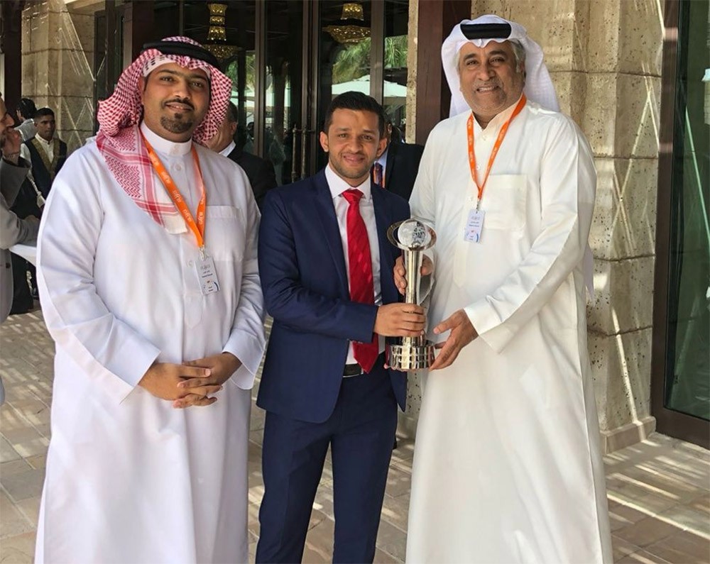 وزير الإعلام: فوز "البلاد" تتويج للصحافة البحرينية ودورها التنويري والتوعوي