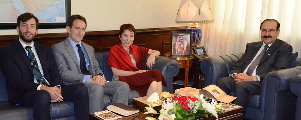 ميرزا يستعرض مع السفيرة الفرنسية أبرز مشاريع الطاقة المتجددة المعتمدة لدى المملكة	