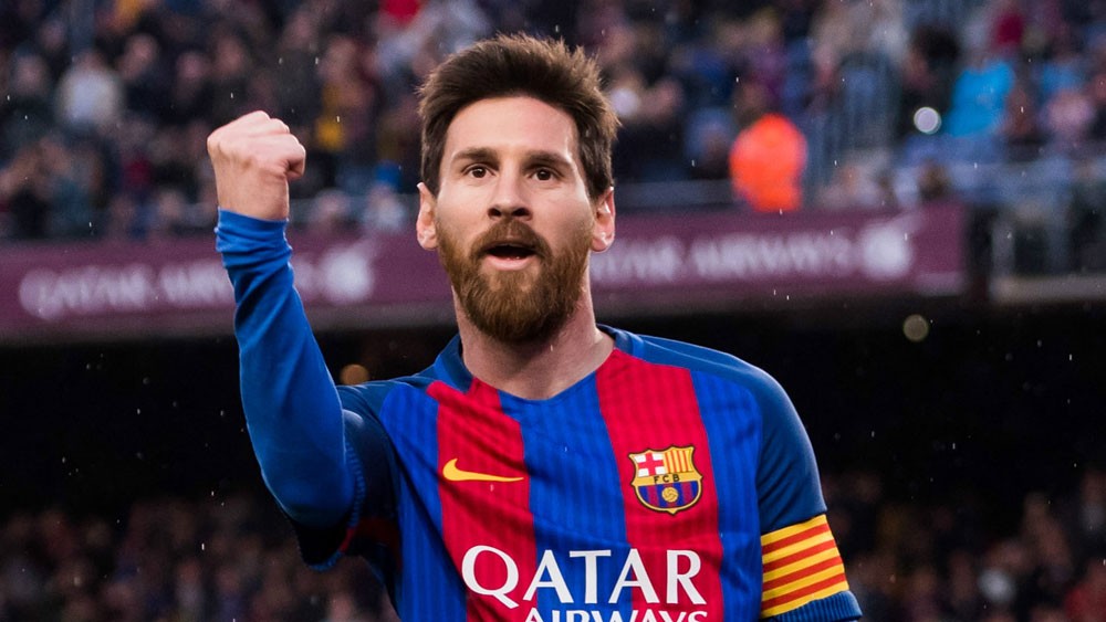 ثلاثية ميسي تمنح برشلونة رقما قياسيا جديدا