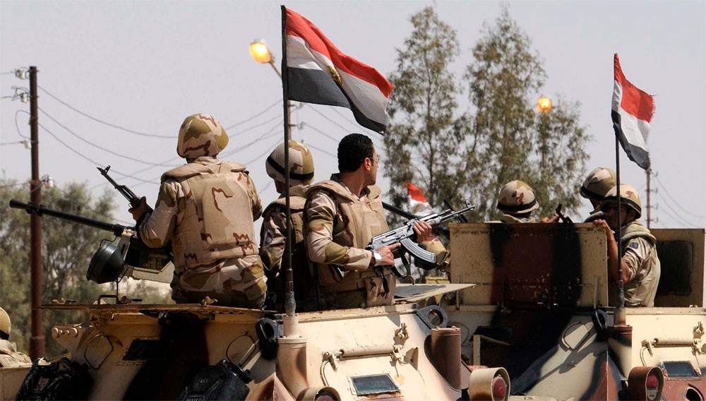 سيناء.. الجيش يقتل ويعتقل إرهابيين