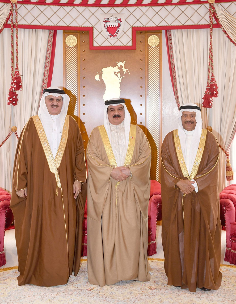  جلالة الملك المفدى يستقبل معالي رئيسي مجلسي النواب والشورى 