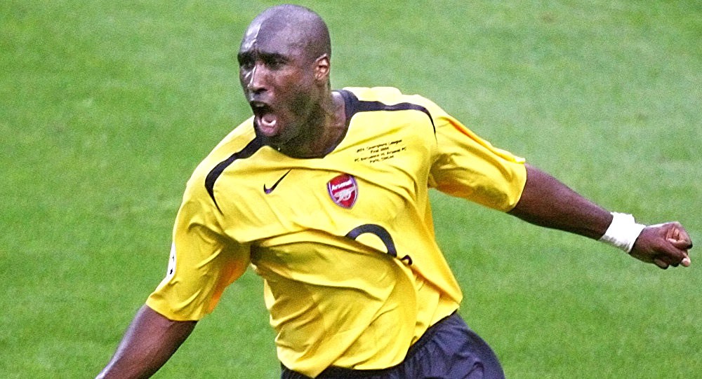 كامبل: الإعلام البريطاني يتعامل مع مونديال روسيا بالكثير من السلبية