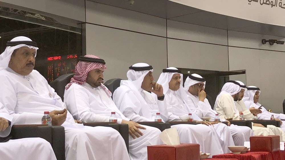 سمو الشيخ عيسى بن علي يشهد نهائي كأس رئيس الدولة الإماراتي 