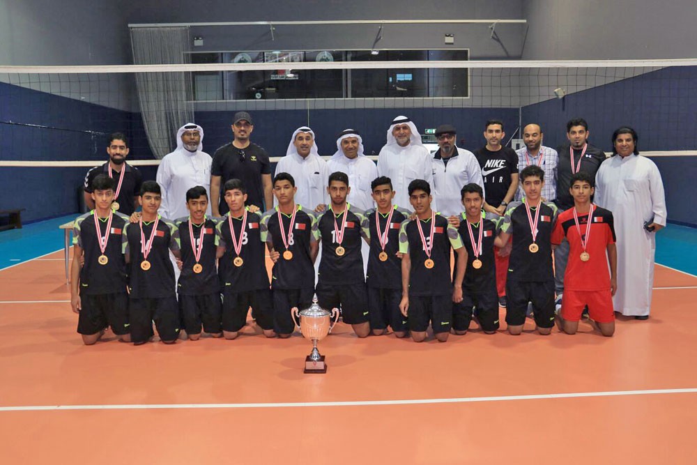 مدرسة الشيخ عيسى بن علي تُحلق بلقب الطائرة للمدارس الثانوية