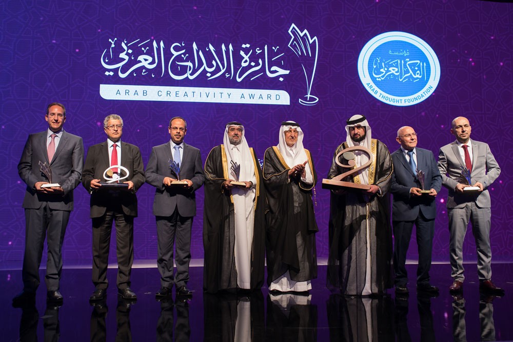 أحمد بن محمد بن راشد يكرّم الفائزين بجائزة الإبداع العربي 2017
