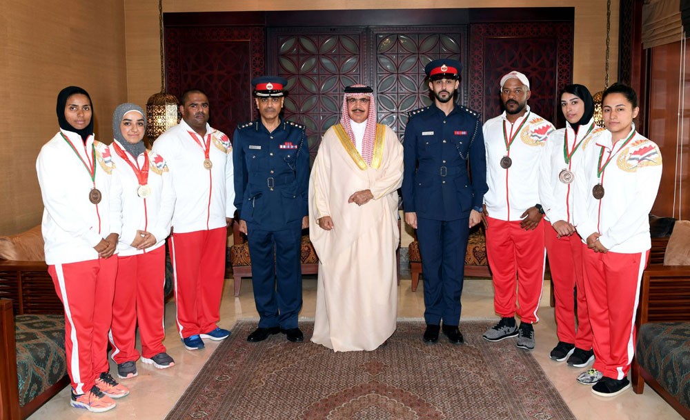 وزير الداخلية يستقبل عددا من الرياضيين من فريقي الرماية ورفع الأثقال