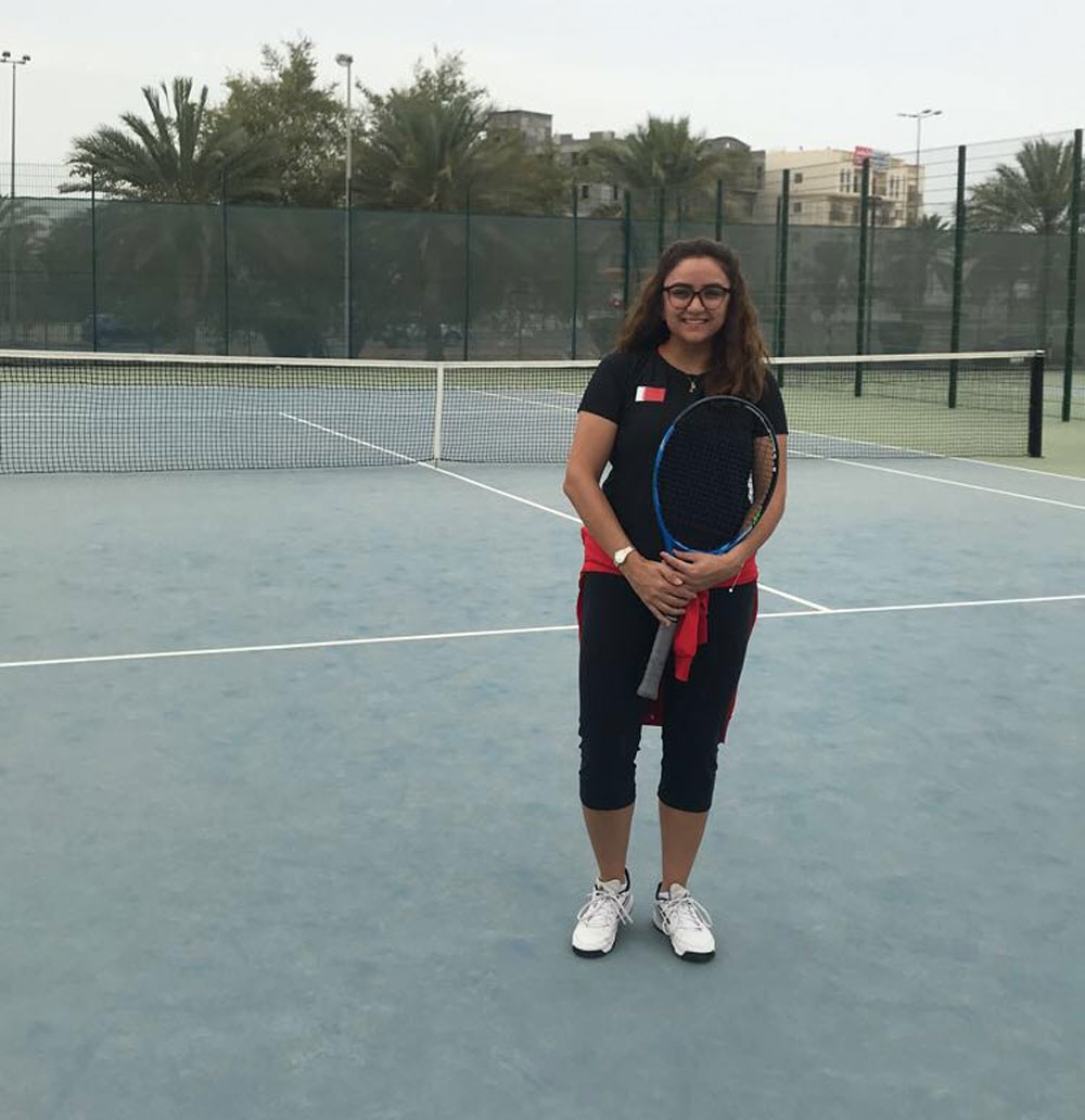اللاعبة صفاء تشارك في دورة المستوى الأول للمدربين بسلطنة عمان