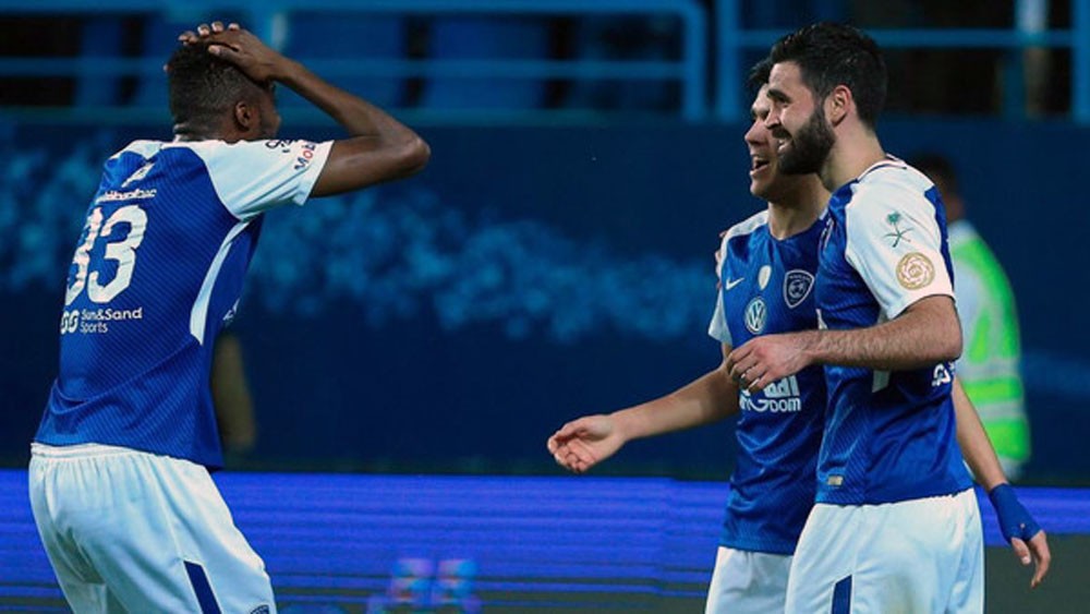 الهلال يتوج بطلاً للدوري السعودي في "محيط الرعب"