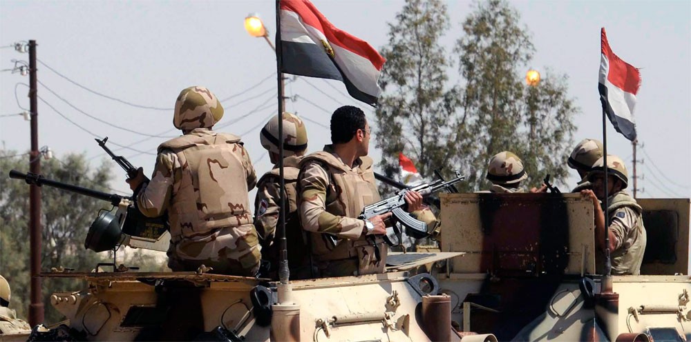 مقتل 8 عسكريين و14 إرهابيا بإحباط هجوم في سيناء
