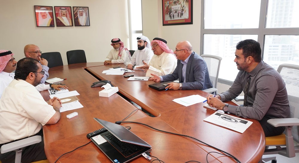 الأولمبية تطلع على برامج اتحادي الفروسية وسباقات القدرة و الريشة والإسكواش