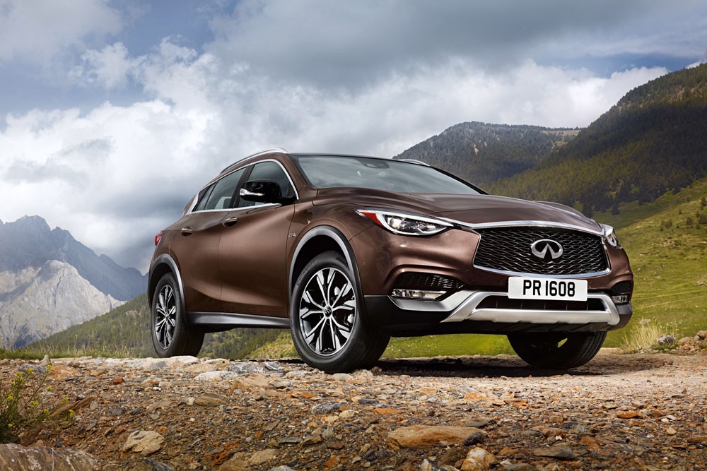أول سيارة إنفينيتي QX30 تصل منطقة الشرق الأوسط