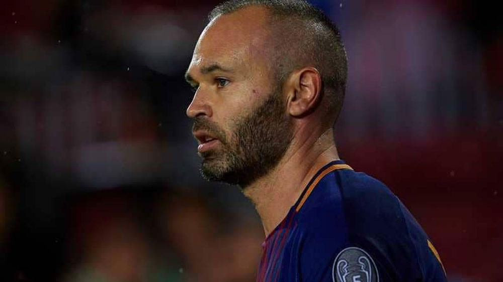 برشلونة يستقر على "ابنه السابق" بديلا لإنييستا