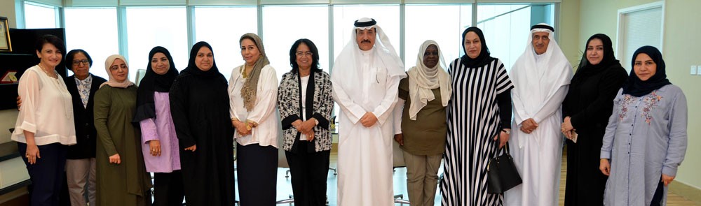 وزير العمل والتنمية الاجتماعية يشيد بجهود الاتحاد النسائي في دعم مشاركة المرأة البحرينية في مسيرة التنمية