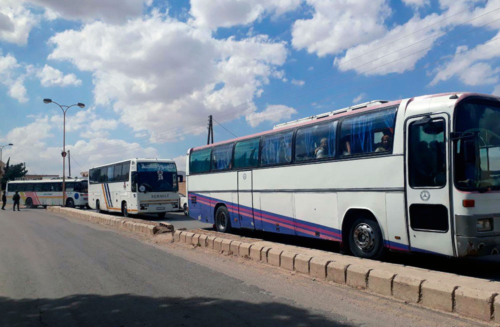 مقاتلو المعارضة وعائلاتهم يبدأون الخروج من القلمون الشرقي