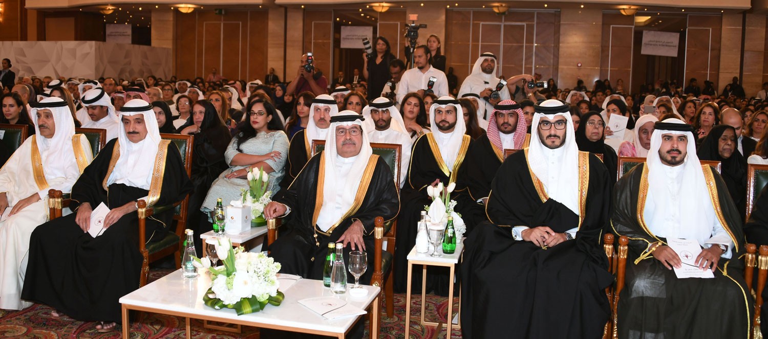 سمو الشيخ علي بن خليفة يحضر حفل تخريج مدرسة ابن خلدون‎