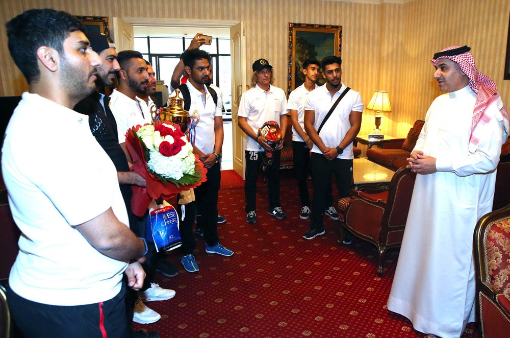 "الشباب والرياضة" تستقبل نادي البحرين لهوكي الجليد بطل بطولة دبي الدولية