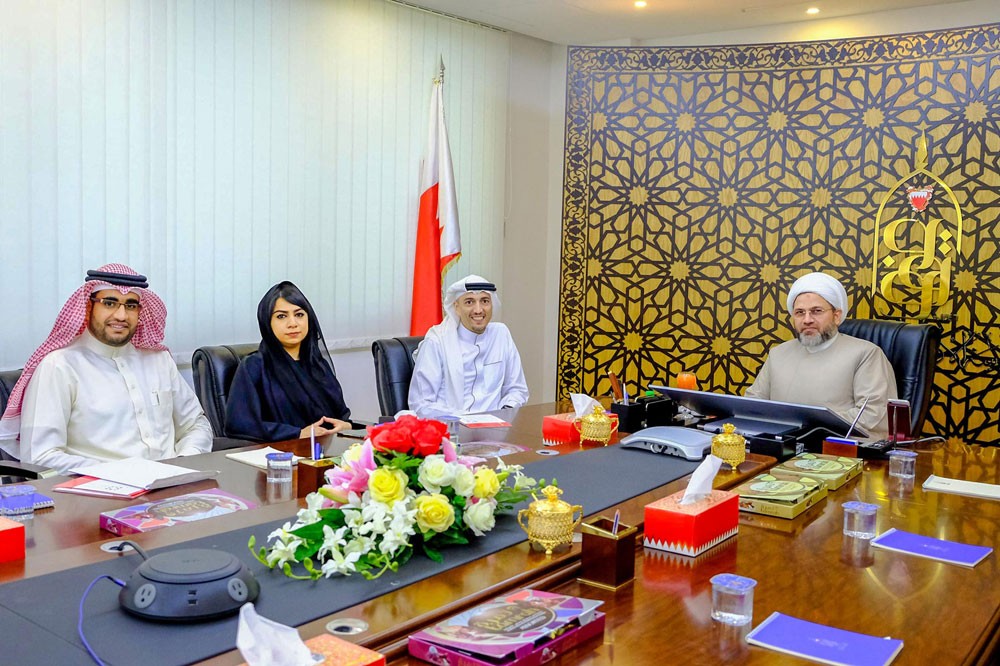 رئيس الأوقاف الجعفرية يستقبل رئيس المؤسسة البحرينية للحوار