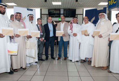 طائرة طيران الخليج بوينغ 9-787 دريملاينر تبدأ عملياتها على خط الناقلة إلى جدة