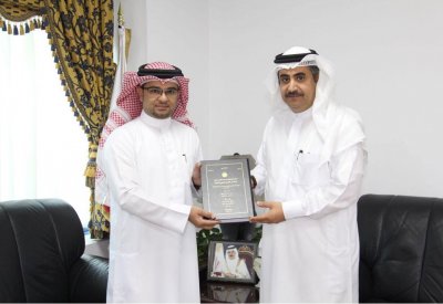 النائب العام يتسلم نسخة من رسالة الدكتور علي عباس الشويخ