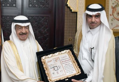 سمو رئيس الوزراء يستقبل مدير تحرير (مجلة الرجل) ويشيد بجهود الصحفيين