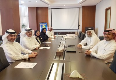 الخـياط يبحث احتياجات تطوير طرق العاشرة بالمحافظة الشمالية	