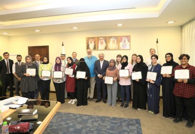 12 طالبة من جامعة البحرين ينهين برنامجاً للكتابة الإبداعية