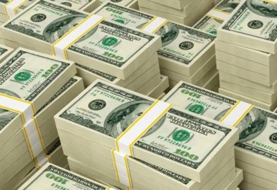 الدولار يرتفع لأعلى مستوى في 2018 مع تزايد زخم موجة الصعود