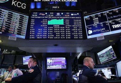 تراجع مفاجئ لأسعار النفط.. وترقب عالمي لـ"كلمة ترامب"