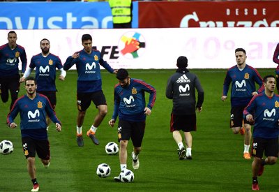 منتخب "لاروخا" يبدأ تحضيراته للمونديال دون لاعبي الملكي