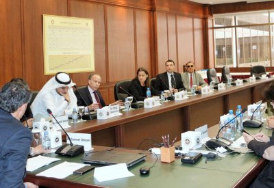 جامعة الخليج العربي تستضيف اجتماعًا لوضع أنظمة استخدام الخلايا الجذعية في التجارب السريرية	