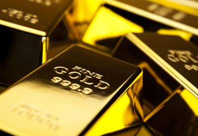 أسعار الذهب تهبط بعد صعود الدولار مع عودة ارتفاع عوائد السندات إلى فوق 3%