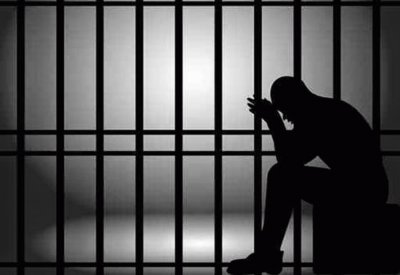 الحبس سنتين لشاب حرّض على كراهية النظام عبر "تويتر"