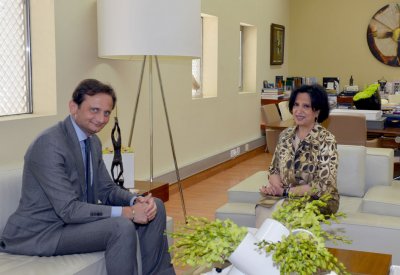 معالي الشيخة مي تبحث تعزيز العلاقات الثقافية مع السفير الإيطالي