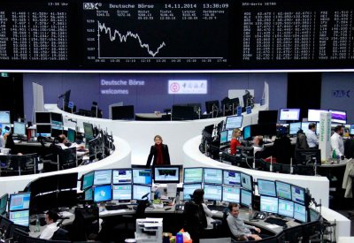 الأسهم الأوروبية تتراجع و"بي تي" يخسر 7%