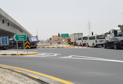 الأشغال تنتهي من مرحلة التقاطع المدار بإشارات ضوئية أسفل جسر النويدرات
