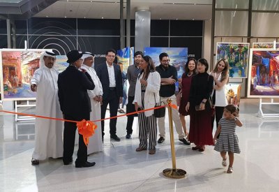الفنان التشيكلي عباس الموسوي "يلّون" أسواق الخليج القديمة