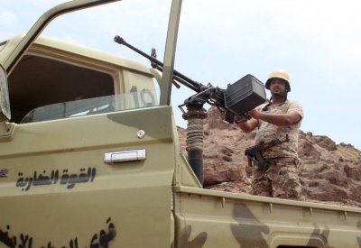 اليمن.. قوات الشرعية تحاصر البرح من 3 اتجاهات