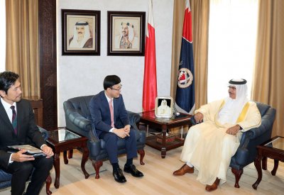 وزير الداخلية يستقبل السفير الياباني الجديد