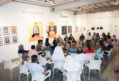 الثقافي البريطاني يقيم جلسة حوار ومعرض فني لثمانية فنانين بحرينيين