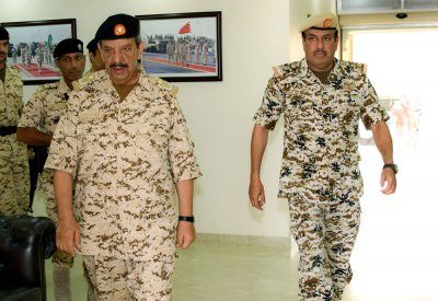 القائد العام يقوم بزيارة تفقدية لعدد من وحدات قوة دفاع البحرين