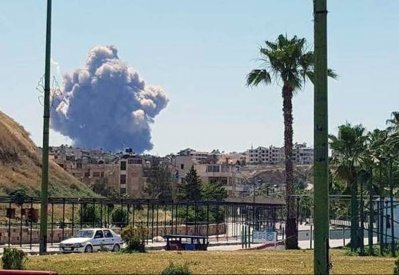 قصف منظومة صواريخ إيرانية في مطار حماة العسكري