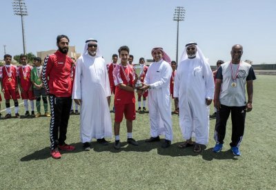 مدرسة الرفاع تُحلق بلقب كرة القدم لمدارس البنين الإعدادية
