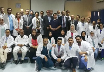 دائرة الجراحة تستضيف البرفسور العالمي ماريو وتجنز