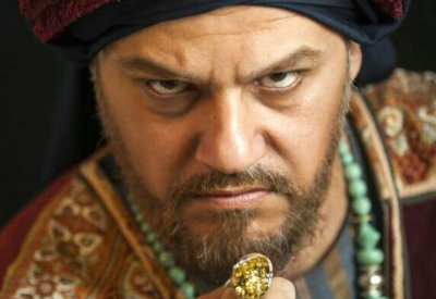 ماهر مزوق سعيد لمشاركته في هارون الرشيد